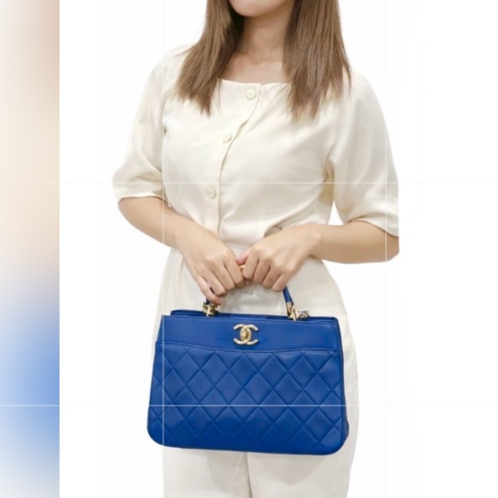 Chanel Royal Blue Quilted Shoulder Bag - Picture 2 of 10
